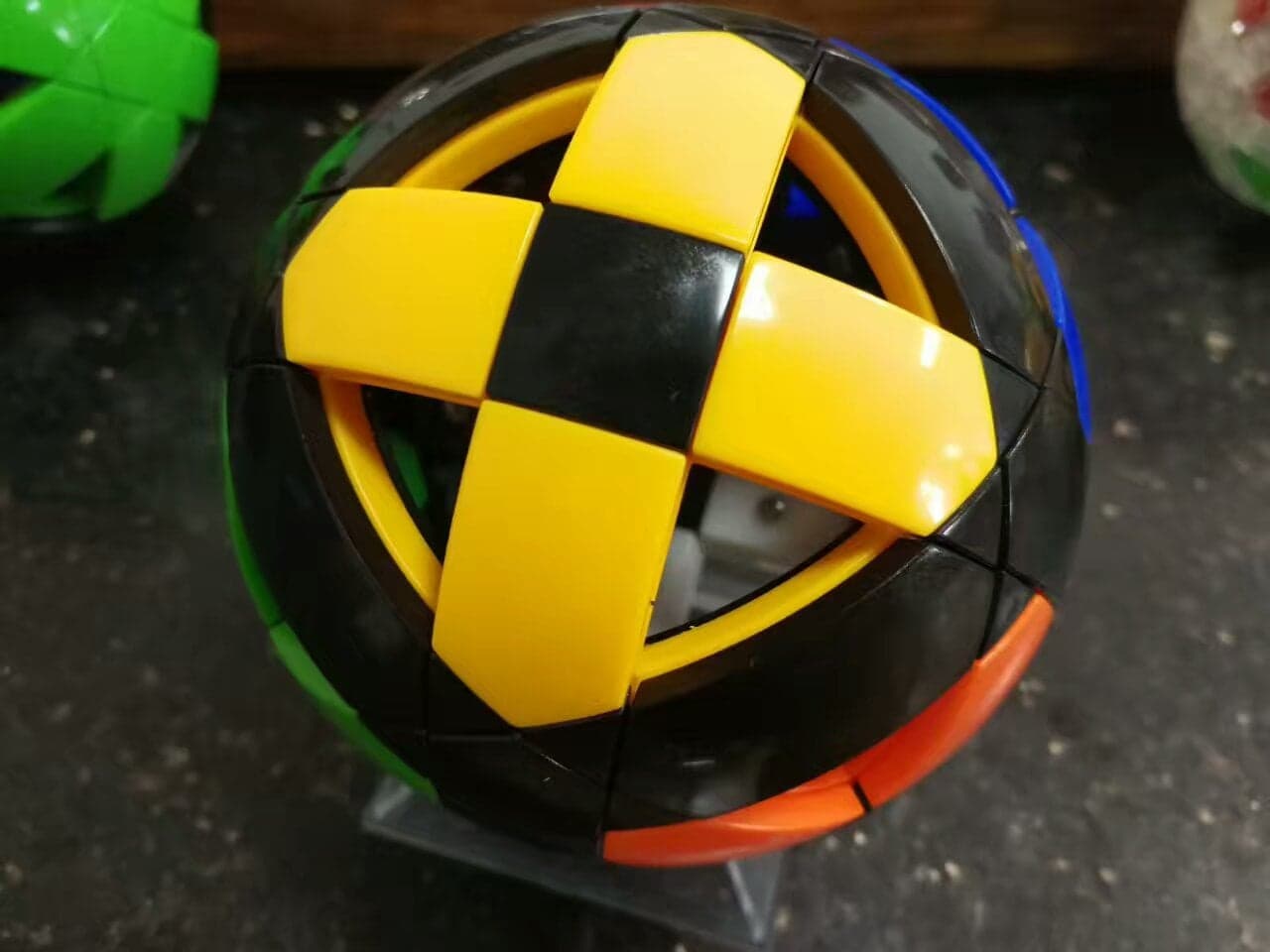 DaYan Rhombic 12 Axis Ball 2