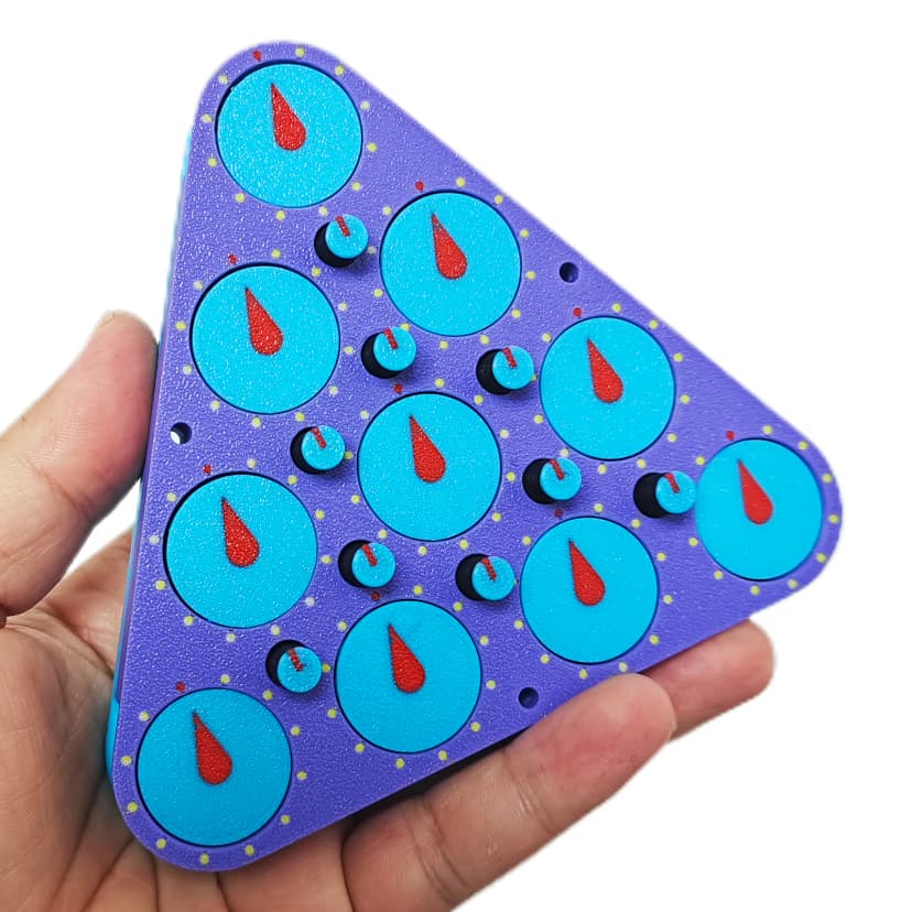 C4U Triangle-10 Clock - Stickerless image 1