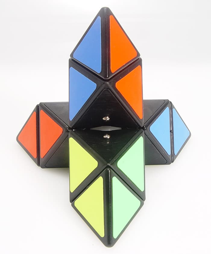 ShengShou Pyraminx - Black image 3