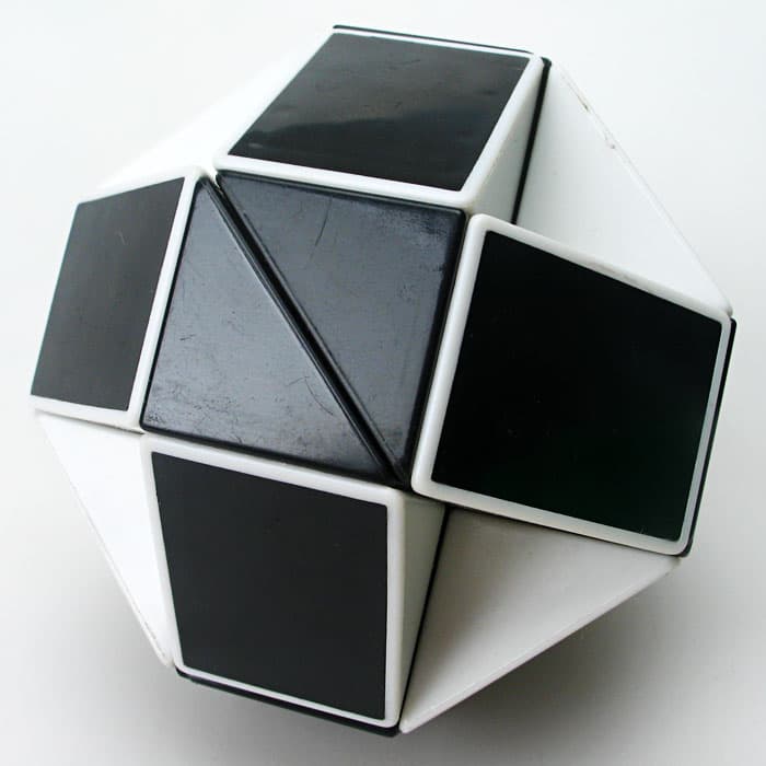 ShengShou Twist Puzzle - black+white image 4