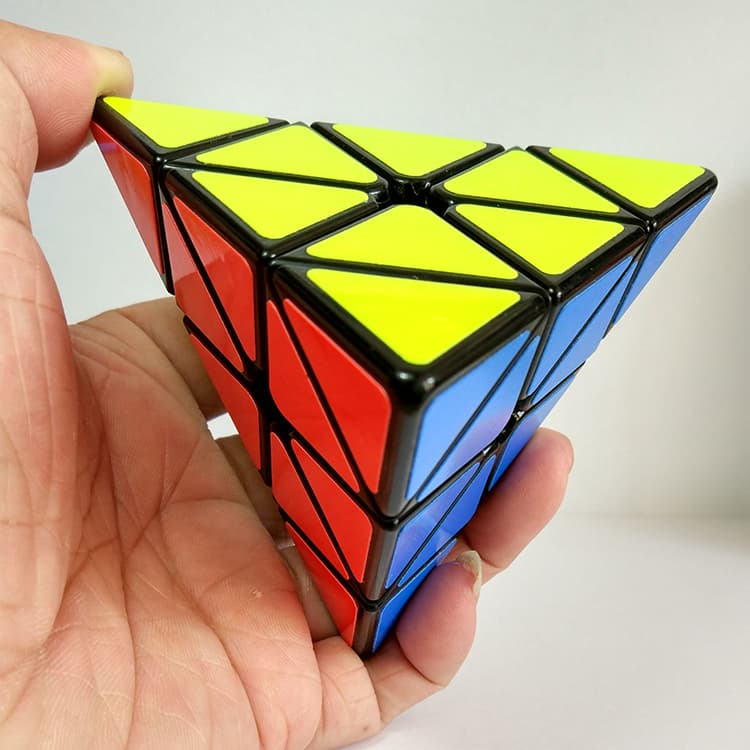 ShengShou Aurora Pyraminx - Black image 6