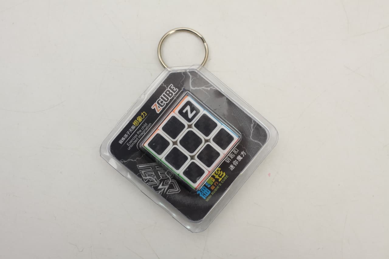 Z-Cube 3x3 keyrings with with carbon-fibre stickers image 2