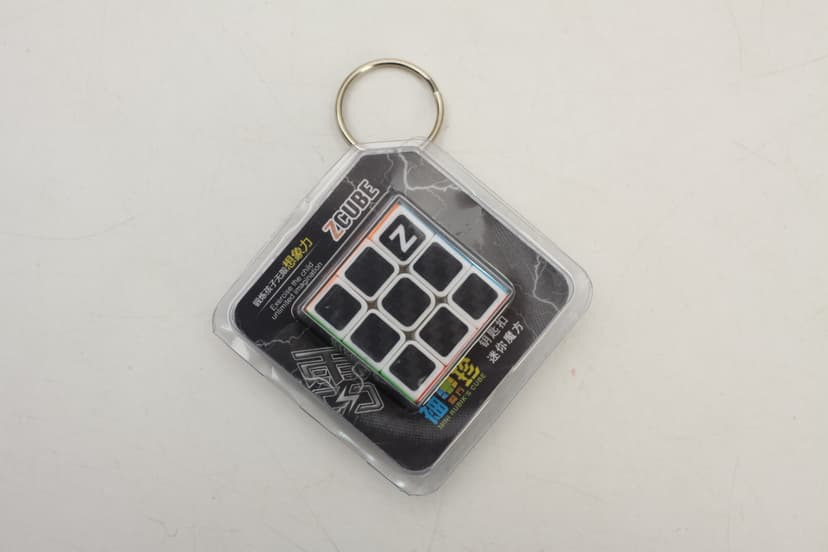 Z-Cube 3x3 keyrings with with carbon-fibre stickers image 2