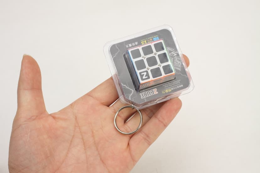 Z-Cube 3x3 keyrings with with carbon-fibre stickers image 4