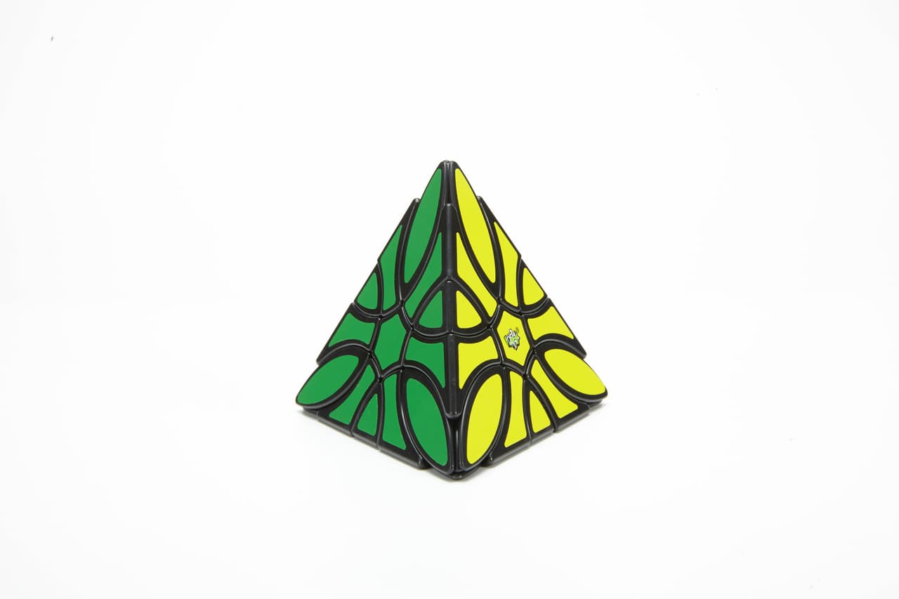 Lanlan Clover Pyraminx Cube image 2