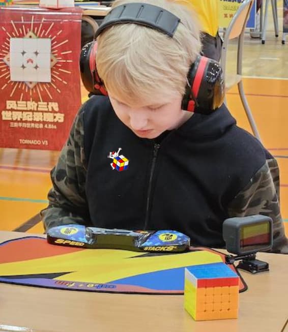 Cubeman Brooch image 3